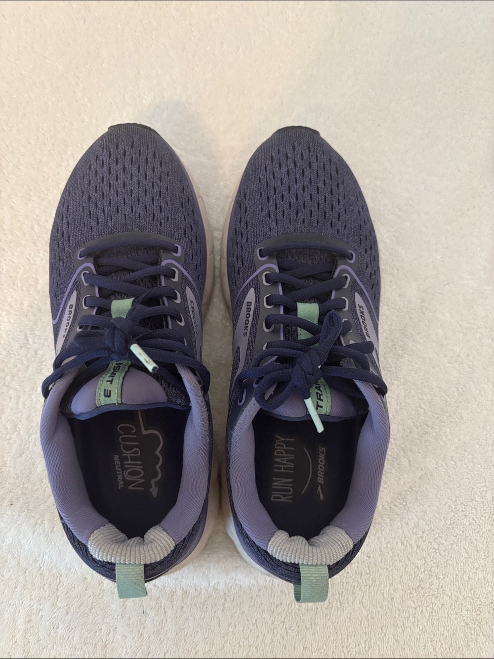 Brooks Men’s Navy Running Shoes with Mint Accents